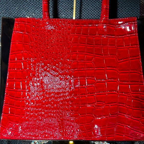 Red and Black Croc-Embossed Stuffed Tote Bag NWOT - Picture 1 of 17